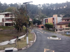 Troco terreno em condominio fechado em Santana de Parnaiba por casa ou apto na região oeste.