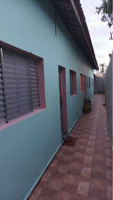 Troco casa em Itanhaém SP 3 dormitórios por casa em Jacareí SP
