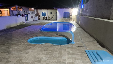 Troca casa lado praia com duas piscinas em Itanhaém