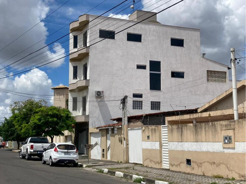 Casa de 3 Andares no Jardim Cruzeiro